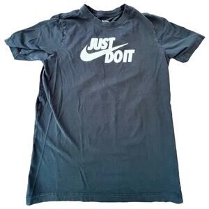 Nike "Just Do It" T-Shirt - Kids Size XL